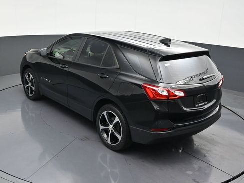 Used 2021 Chevrolet Equinox LS image 17