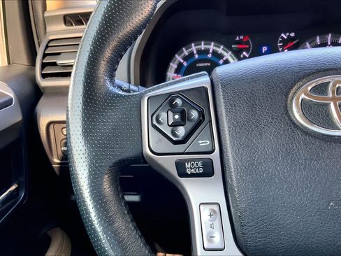 Used 2015 Toyota 4Runner Limited AWD/4WD image 24