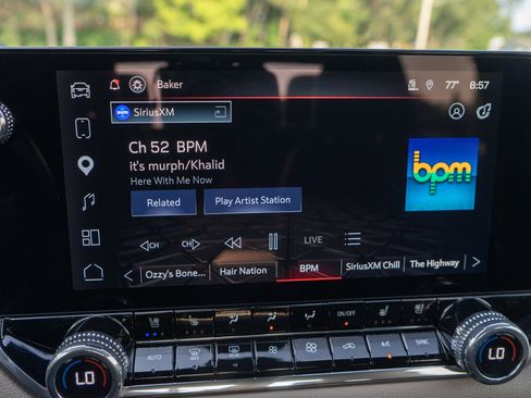 Used 2025 GMC Canyon Denali AWD/4WD image 17