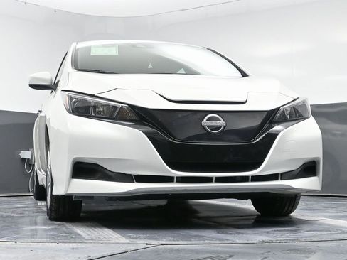 Used 2023 Nissan Leaf S image 48