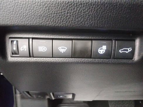 Used 2022 Toyota RAV4 XLE w/ Convenience Package image 38