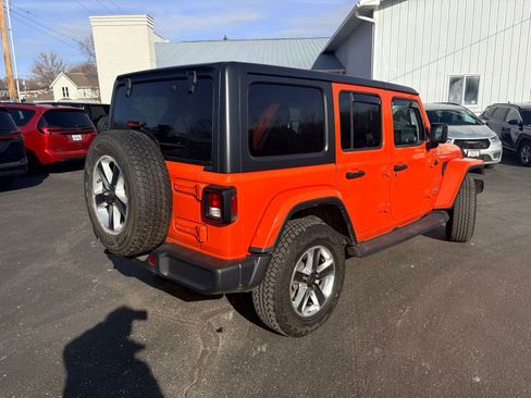 Used 2018 Jeep Wrangler Unlimited Sahara w/ Cold Weather Group image 8