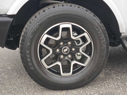 Used 2025 Ford Bronco Outer Banks image 13