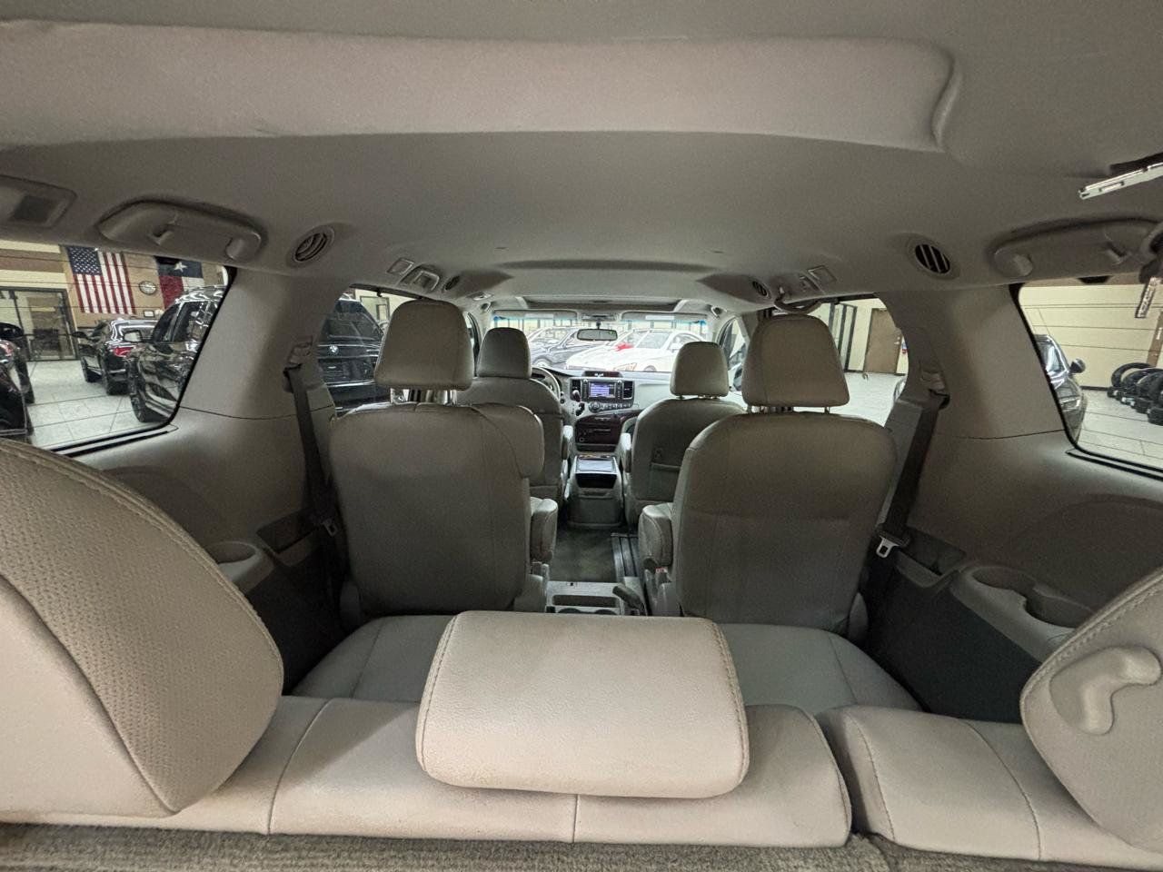 Used 2012 Toyota Sienna XLE w/ XLE Navigation Pkg FWD image 9