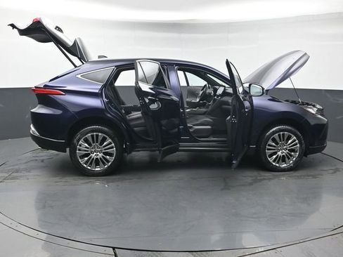Used 2024 Toyota Venza XLE AWD/4WD image 53