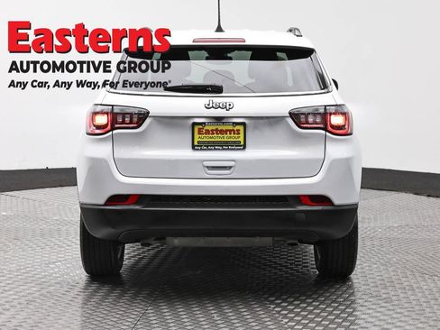 Used 2024 Jeep Compass Latitude AWD/4WD image 6
