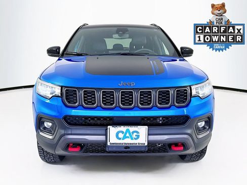 Used 2025 Jeep Compass Trailhawk AWD/4WD image 2