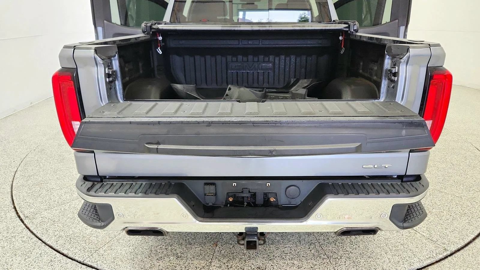 Used 2019 GMC Sierra 1500 SLT w/ SLT Premium Plus Package AWD/4WD image 15