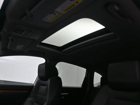 Used 2017 Honda CR-V EX-L image 2