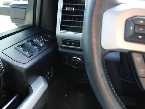 Used 2021 Ford F350 Lariat AWD/4WD image 22