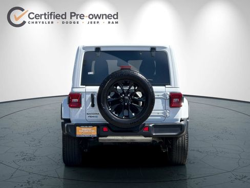 Used 2025 Jeep Wrangler Unlimited Sahara AWD/4WD image 5