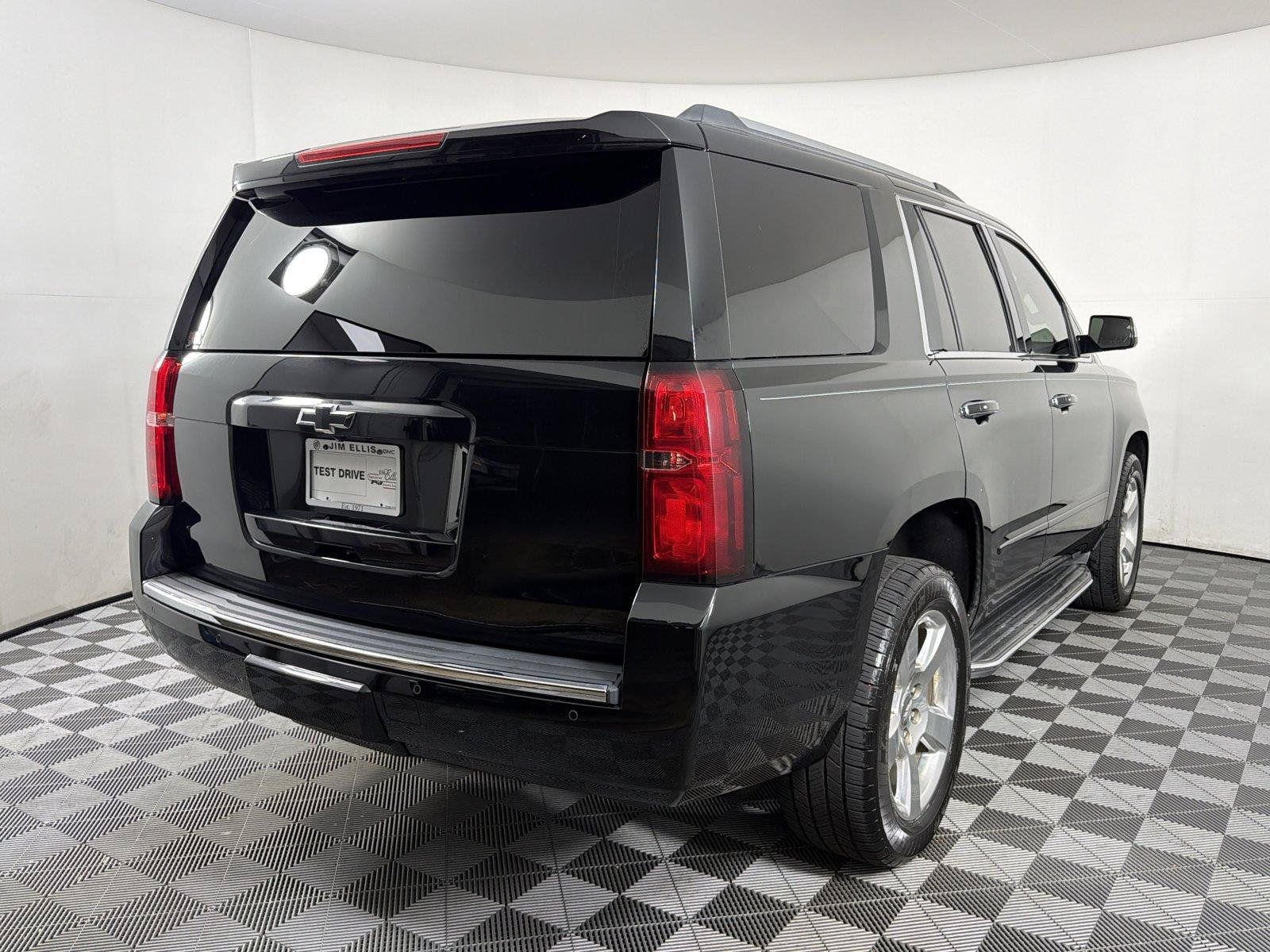 Used 2015 Chevrolet Tahoe LTZ RWD image 6
