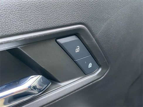 Used 2024 Chevrolet Colorado ZR2 w/ Technology Package image 14