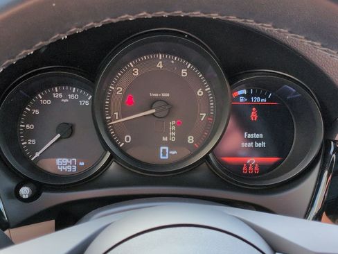 Used 2024 Porsche Macan AWD/4WD image 13