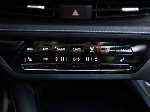 Used 2022 Buick Envision Essence w/ Sport Touring Package image 19