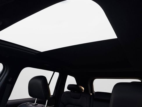 New 2026 Jeep Grand Cherokee Limited w/ Limited Altitude Package image 30