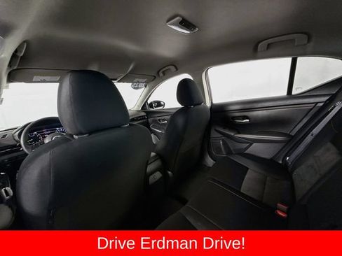 Used 2025 Nissan Sentra SR w/ Midnight Edition FWD image 10