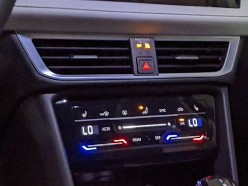New 2026 Volkswagen Taos SE AWD/4WD image 18