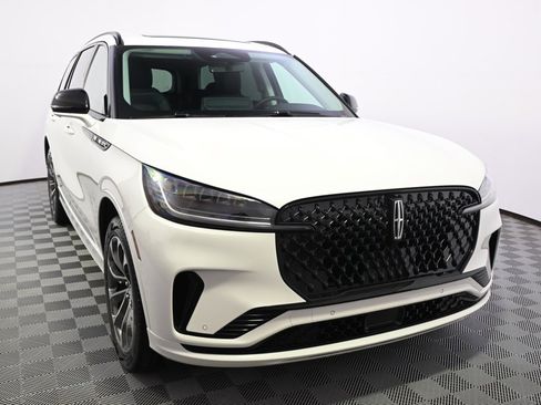 New 2026 Lincoln Aviator AWD image 9