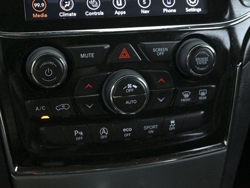 Used 2021 Jeep Grand Cherokee Laredo X image 31