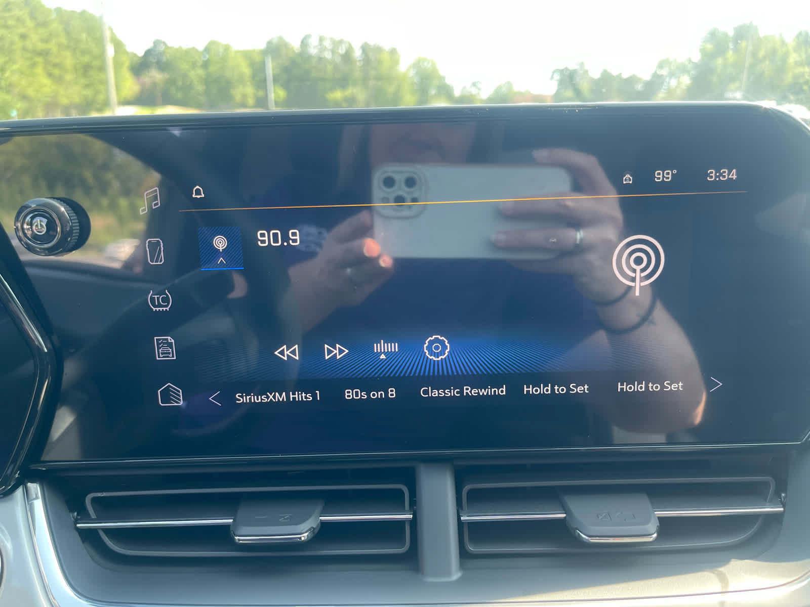 New 2026 Chevrolet Trax LT w/ Driver Confidence Package FWD image 17