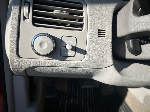 Used 2009 Buick Lucerne CXL w/ Driver Confidence Package image 19