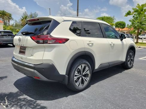 Used 2023 Nissan Rogue SV w/ SV Premium B Package FWD image 4