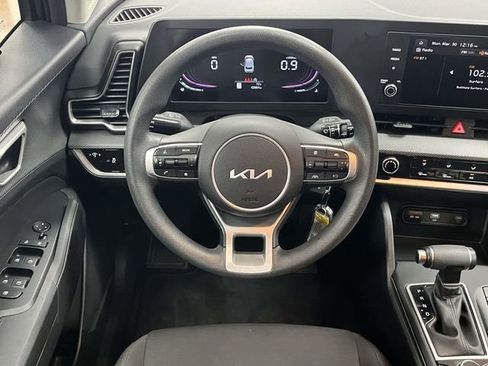 Used 2024 Kia Sportage LX image 19