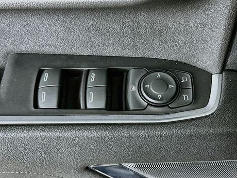 Used 2023 Chevrolet Silverado 1500 LT AWD/4WD image 15