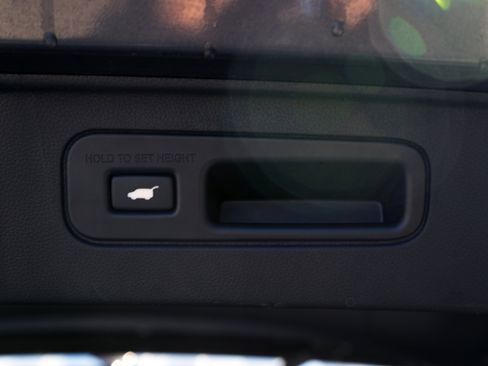 Certified 2025 Honda Pilot Elite image 47