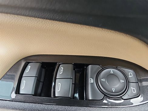 Certified 2023 Chevrolet Equinox Premier image 27