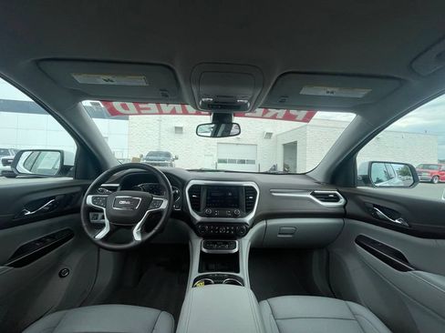 Used 2023 GMC Acadia SLT w/ Technology Package FWD image 26
