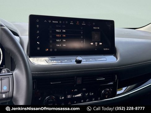 Certified 2024 Nissan Rogue SL w/ SL Premium Package image 29