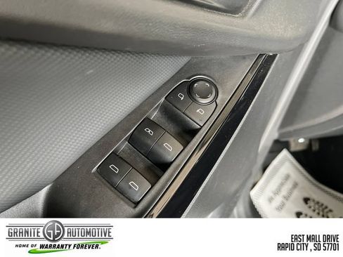 Used 2025 Chevrolet Equinox LT w/ Convenience Package II FWD image 20