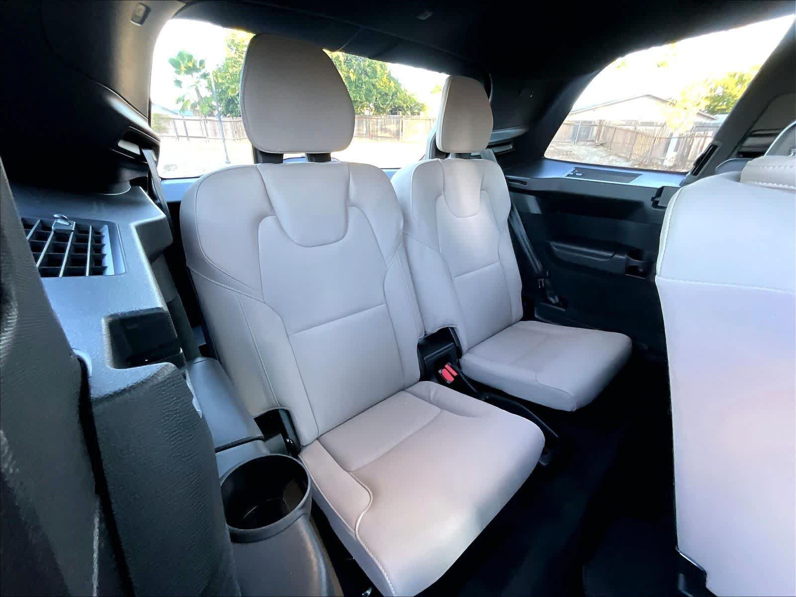 Used 2026 Volvo XC90 B6 Plus w/ Protection Package Premier AWD/4WD image 32