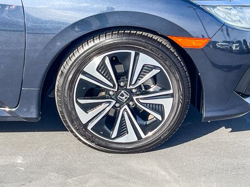 Used 2018 Honda Civic EX-T image 9
