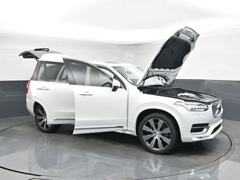 Used 2023 Volvo XC90 B6 Ultimate w/ Lounge Package image 54