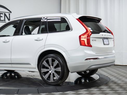 Used 2022 Volvo XC90 T6 Inscription w/ Advanced Package image 30
