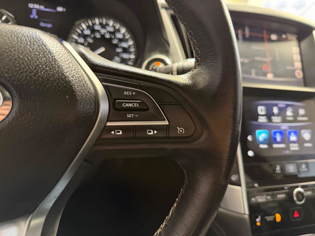 Used 2019 INFINITI Q50 Luxe w/ Essential Package (3.0T Luxe) AWD/4WD image 31
