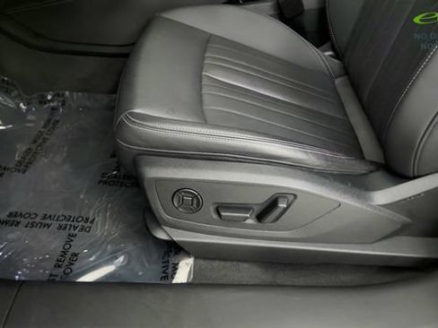 Used 2024 Audi Q8 e-tron Premium Plus w/ Premium Plus Package AWD/4WD image 51