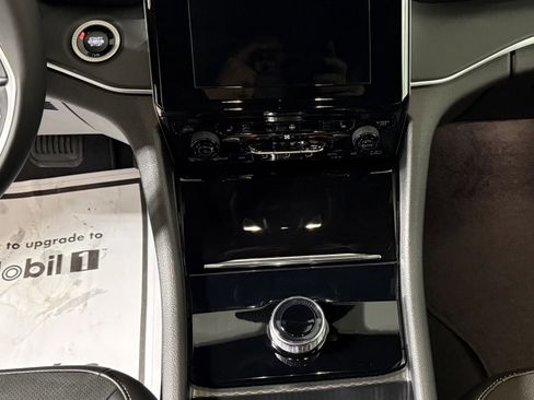 New 2025 Jeep Grand Cherokee L Laredo image 23