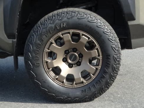 Used 2024 Toyota Tacoma 4x4 Double Cab Hybrid image 8