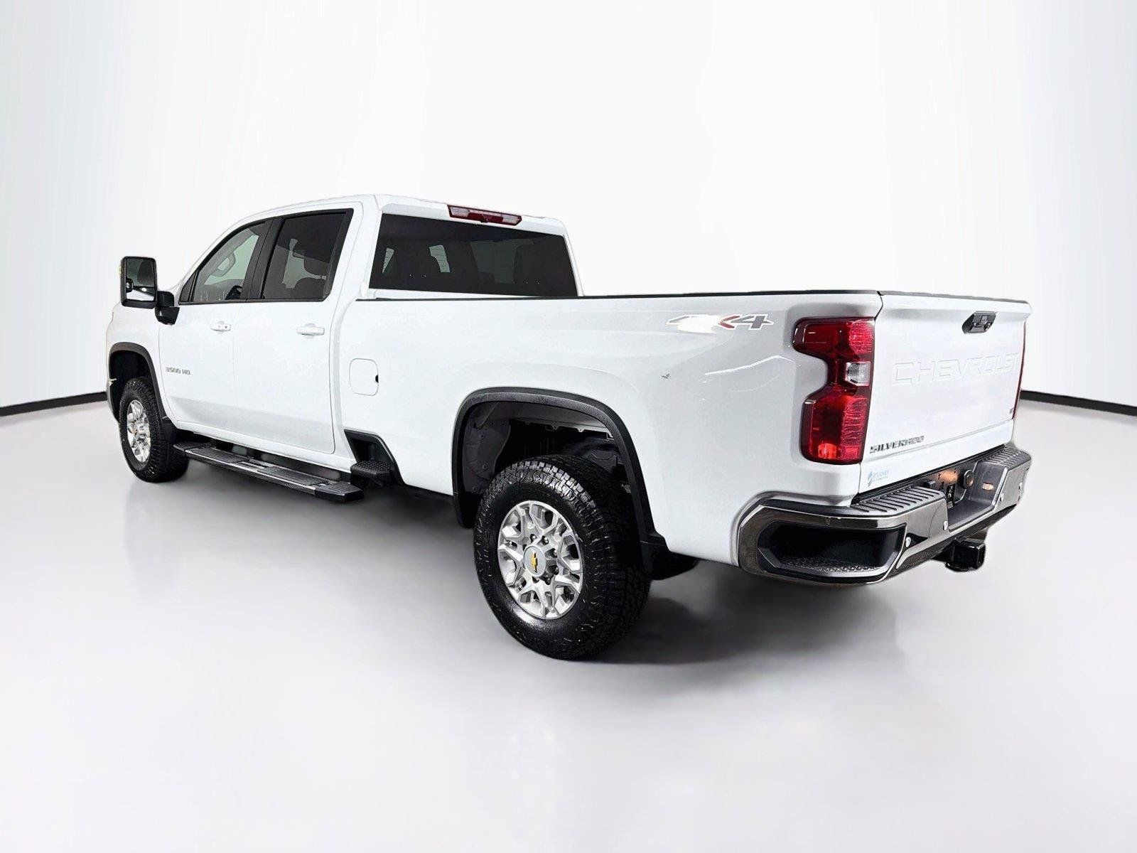 Used 2025 Chevrolet Silverado 3500 LT w/ Safety Package AWD/4WD image 9