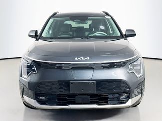 Used 2023 Kia Niro Wave w/ Wave Preserve Package video 2