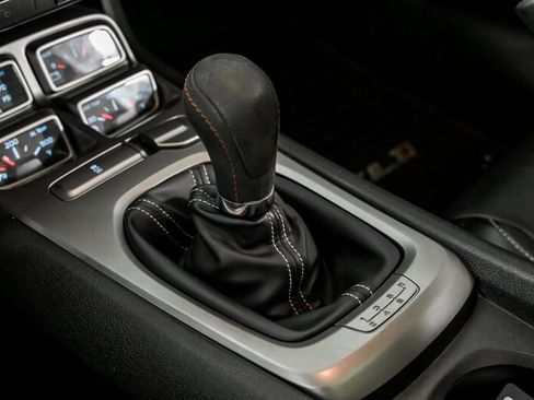 Used 2010 Chevrolet Camaro SS image 32