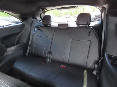 Used 2025 Toyota Sienna Platinum AWD/4WD image 16