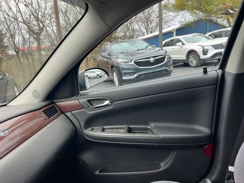 Used 2010 Chevrolet Impala LS image 29