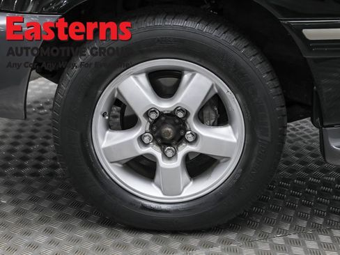 Used 2005 Toyota Land Cruiser AWD/4WD image 35
