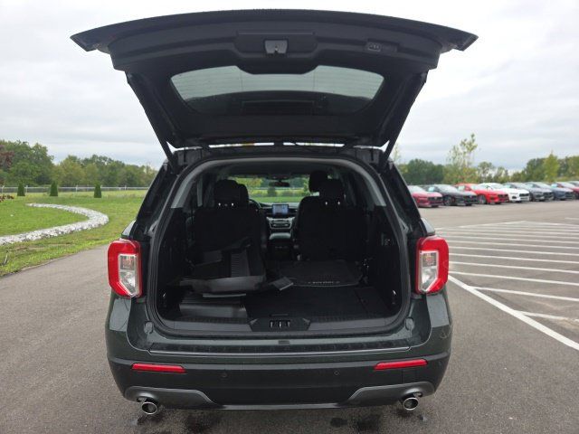 Used 2024 Ford Explorer XLT w/ Equipment Group 202A AWD/4WD image 9