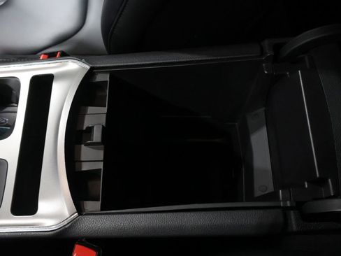 Used 2024 Ford Edge Titanium image 28